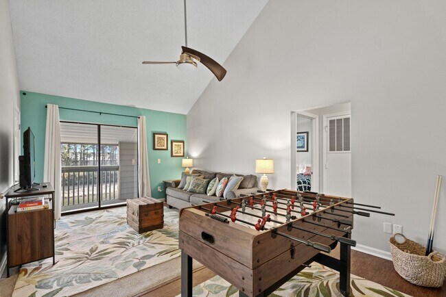 Building Photo - Furnished All-Inclusive 4bed/3bath condo available 12/1/25-2/28/26