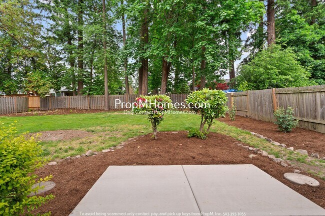 Building Photo - 5870 SW 192nd Ave