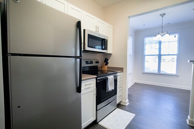 Building Photo - 8122 Hydon Dawn Ln
