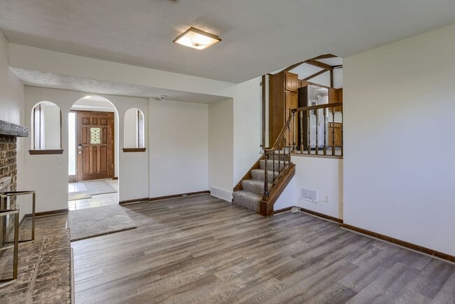 Building Photo - 2012 S 160th St
