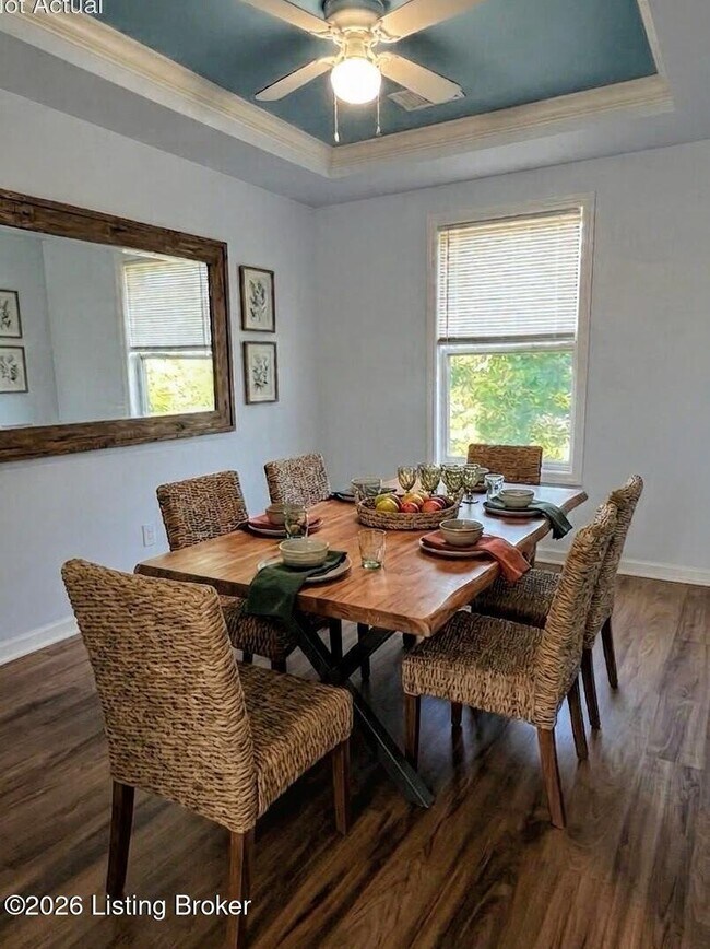 Building Photo - 3802 Falcon Crest Dr