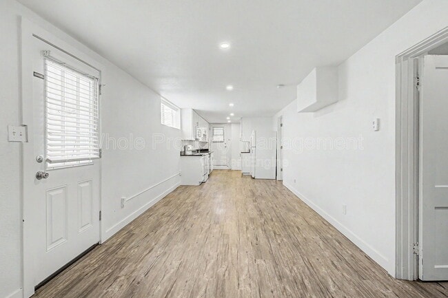 Building Photo - 4205 S Lincoln St