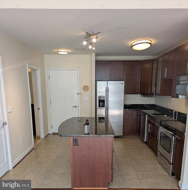 Building Photo - 157 Fleet St