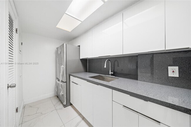 Building Photo - 2301 NE 170th St