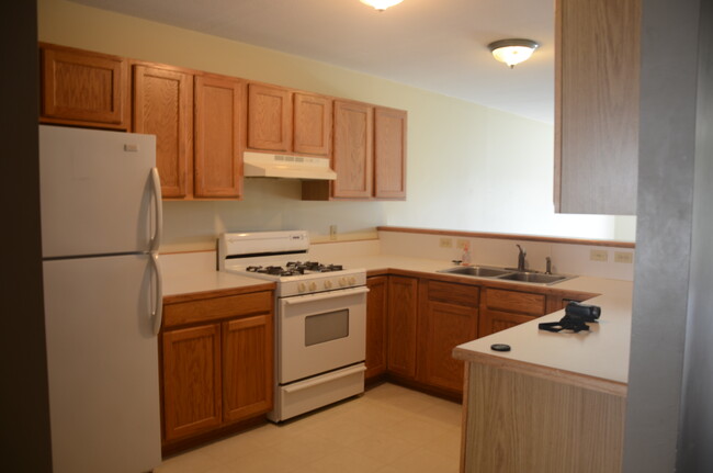 Kitchen - 1528 E Preston St