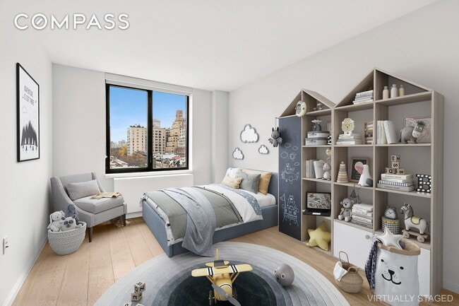 Building Photo - Sprawling UWS 4-Bedroom