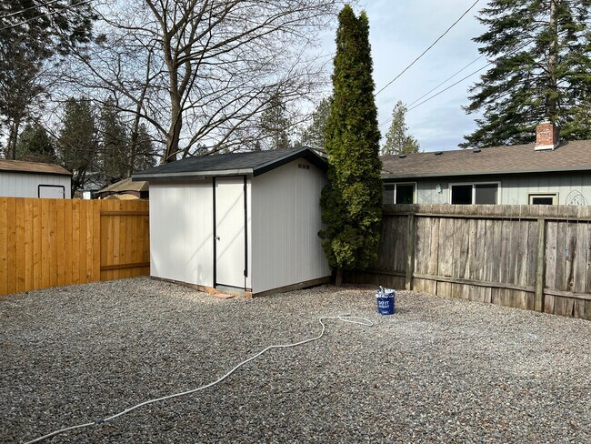 Building Photo - 2809 N Honeysuckle Dr