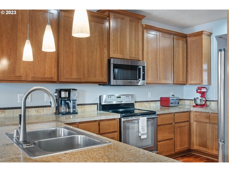 Building Photo - 3509 NE 80th St