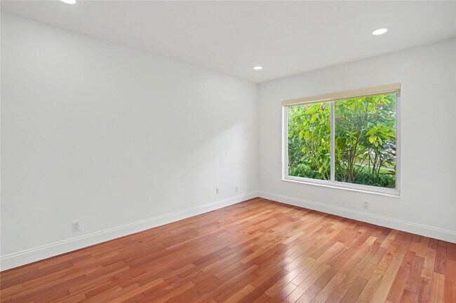 Building Photo - 8619 SW 51st St