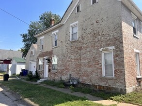 Building Photo - 170 W High St