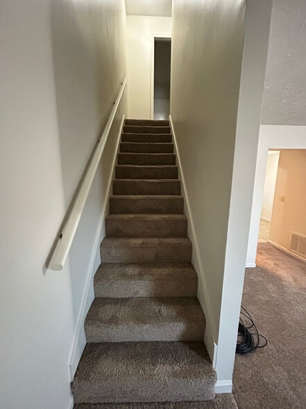 Building Photo - 105 O Roark Ave