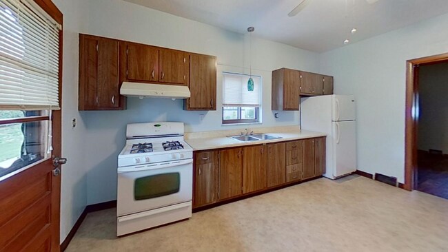 Building Photo - 315 Lincoln Ave