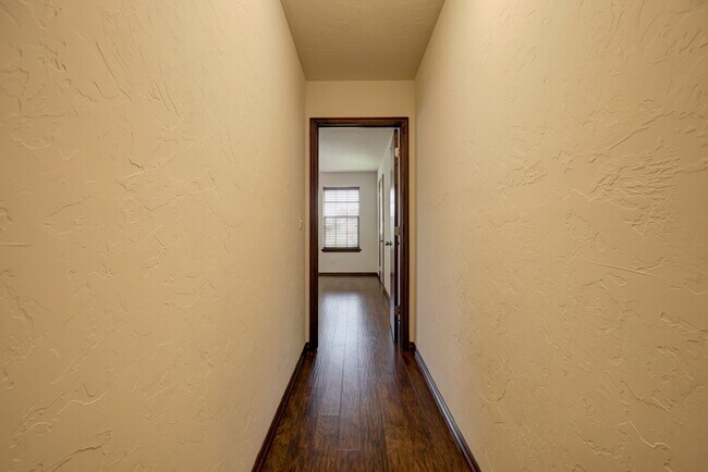 Building Photo - 509 Finch St