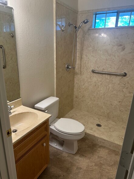 Building Photo - 1520 Indian Trl