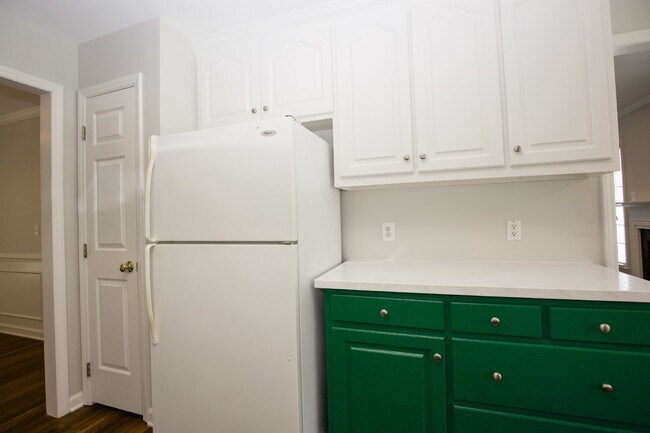 Building Photo - Charming 3-Bed, 2-Bath Home in Pittsboro's Serene Olde Farm Neighborhood! ?????