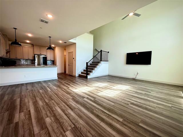 Building Photo - 3672 Wellesley Ave