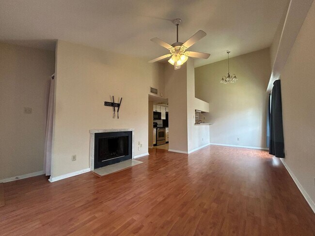 Building Photo - well-kept condo features 2 spacious bedroo...