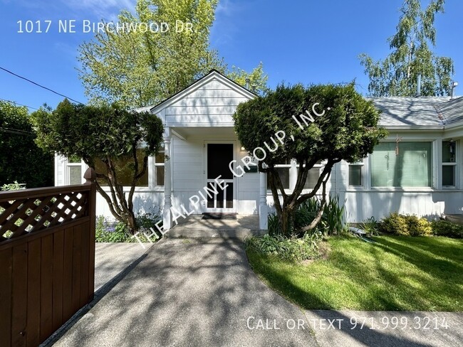 Building Photo - 1017 NE Birchwood Dr