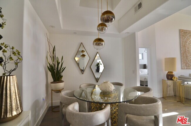 Building Photo - 5703 Laurel Canyon Blvd