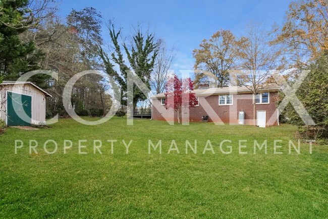 Building Photo - Beautiful 3 bed, 2 bath