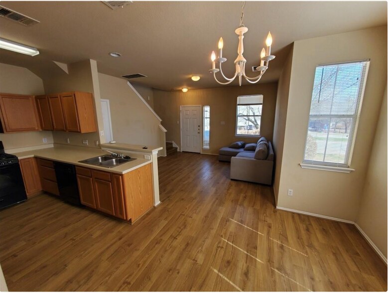 Building Photo - 13720 Harris Ridge Blvd