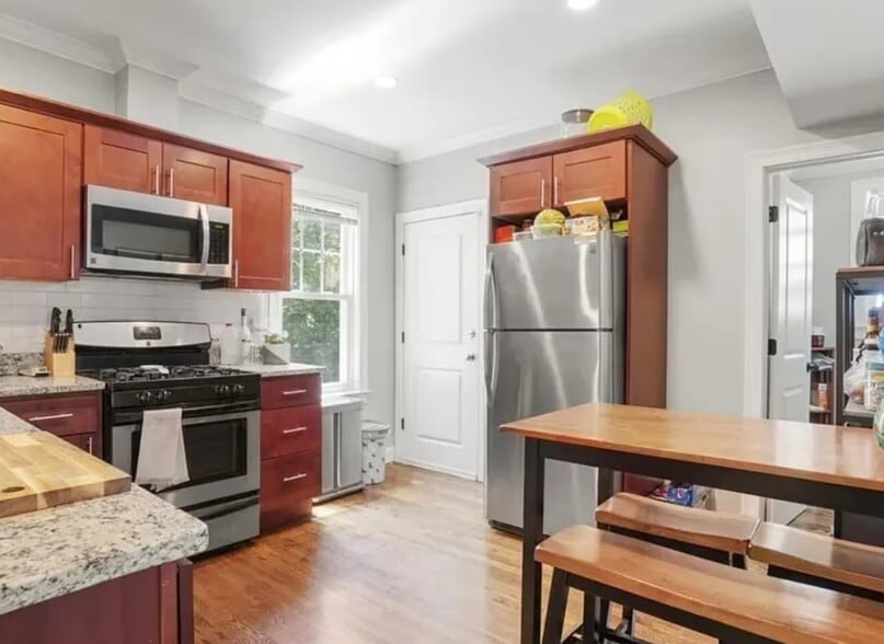 Building Photo - 47 Beech Glen St