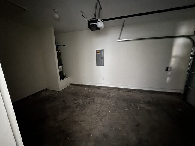 Building Photo - Home for Rent