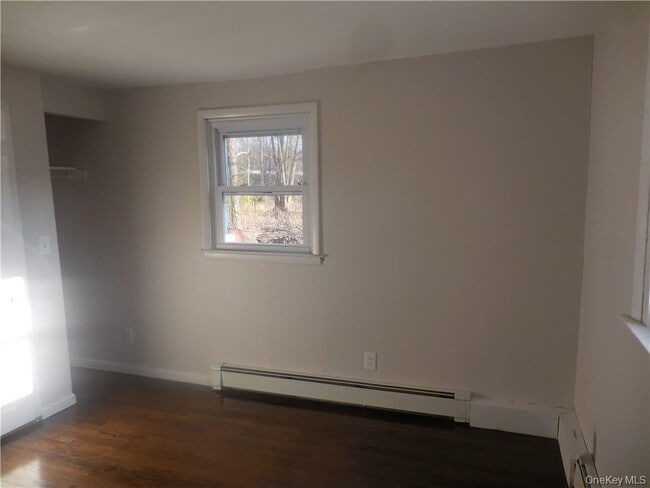 Building Photo - 14 Maurice Ln