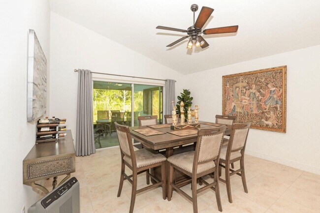 Building Photo - 9756 Palm Breezes Dr