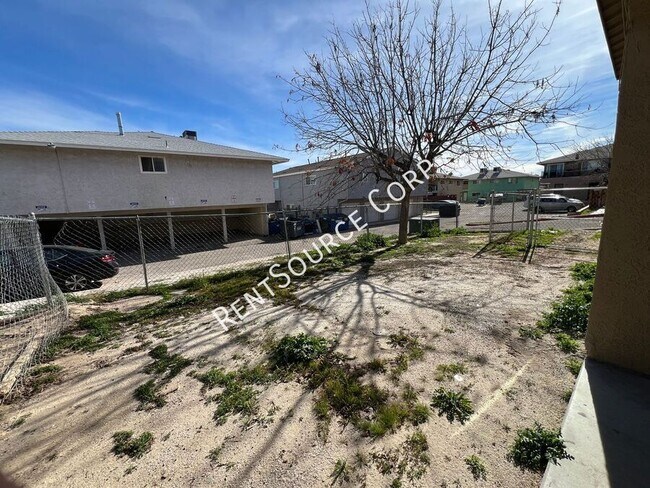 Building Photo - 1131 Barstow Rd