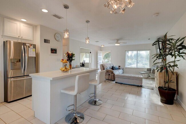Building Photo - 75240 Camello Ct N