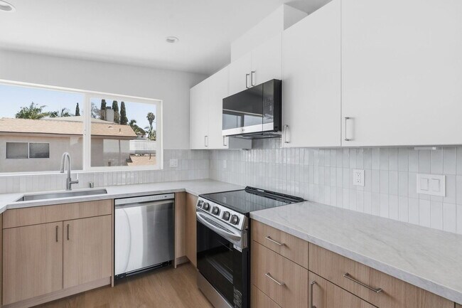 Building Photo - 6640 Valjean Ct