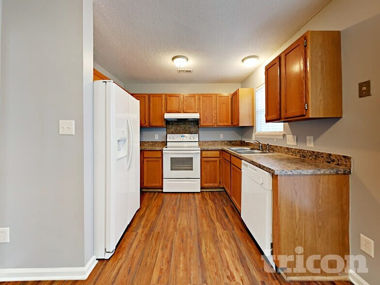 Building Photo - 1709 Jeffrey Bryan Dr