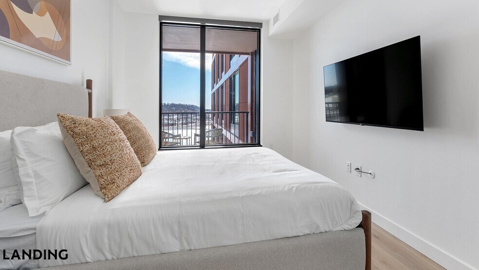 Building Photo - 632 Howard Rd SE