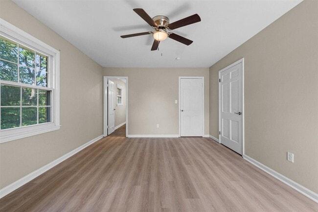 Building Photo - 725 Temple Ct