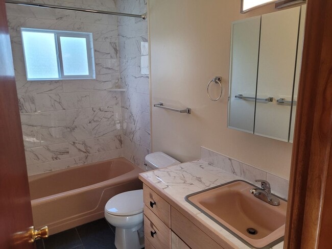 Building Photo - Whitefish 4 bedroom Unfurnished Home