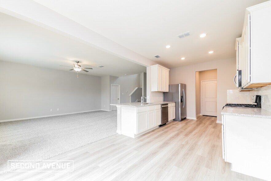 Building Photo - 2000 Erlinda Dr