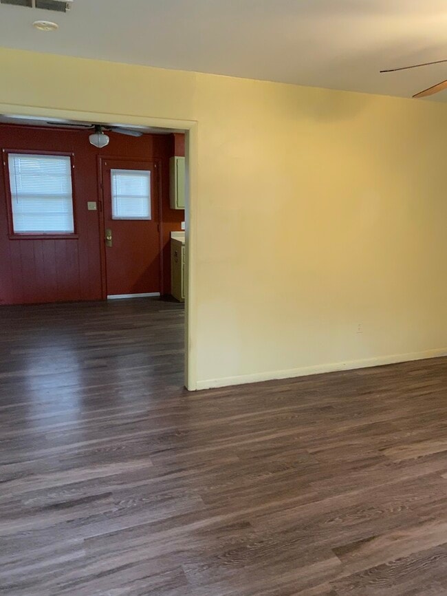 Building Photo - 2410 Martha Cir