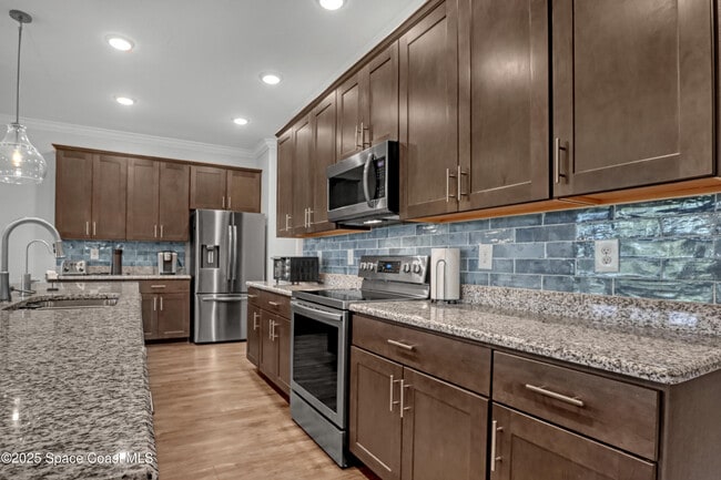 Building Photo - 4318 Lago Vis Dr