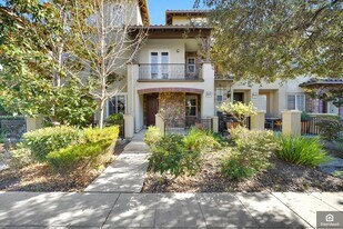Building Photo - 584 De Guigne Dr