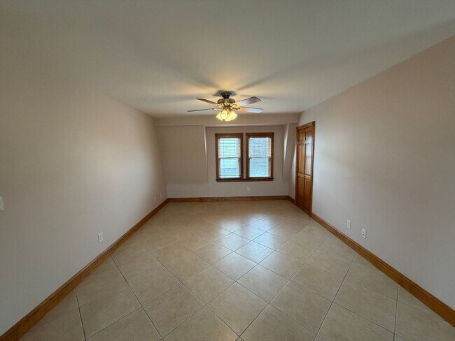 Building Photo - 35-37 John St