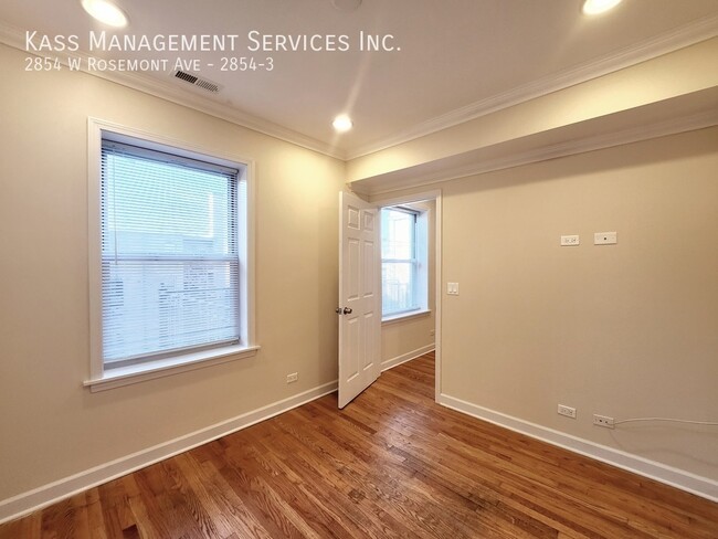 Building Photo - 2854 W Rosemont Ave