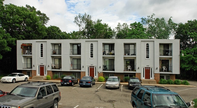 Building Photo - Heritage Manor