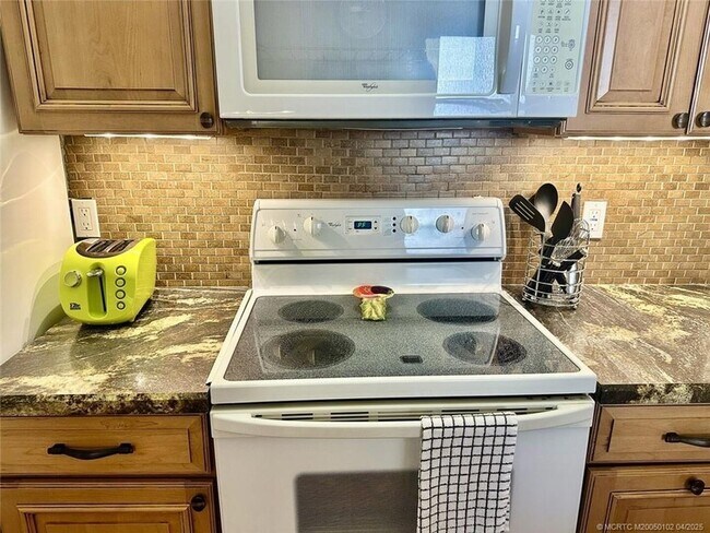 Building Photo - 3482 NE Causeway Blvd