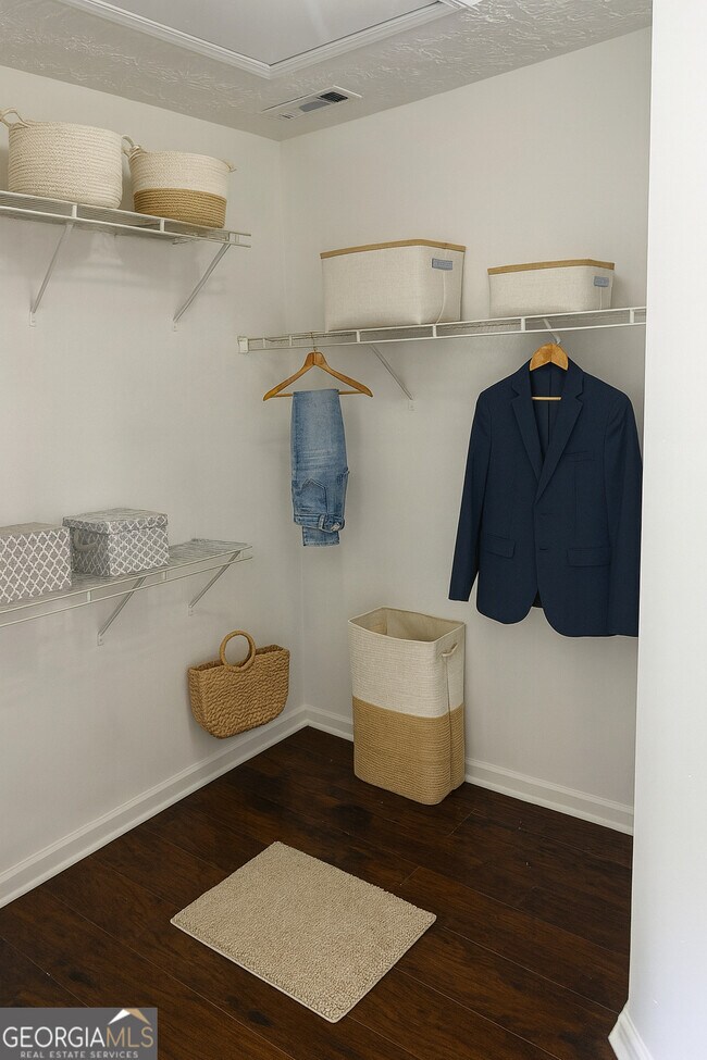 Building Photo - 3859 Shenfield Dr