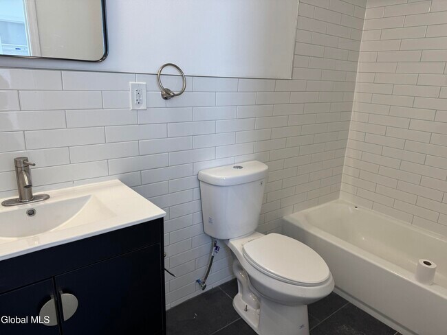 Building Photo - 445 5th Ave