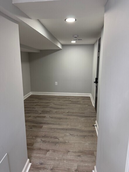 Building Photo - 803 Cator Ave