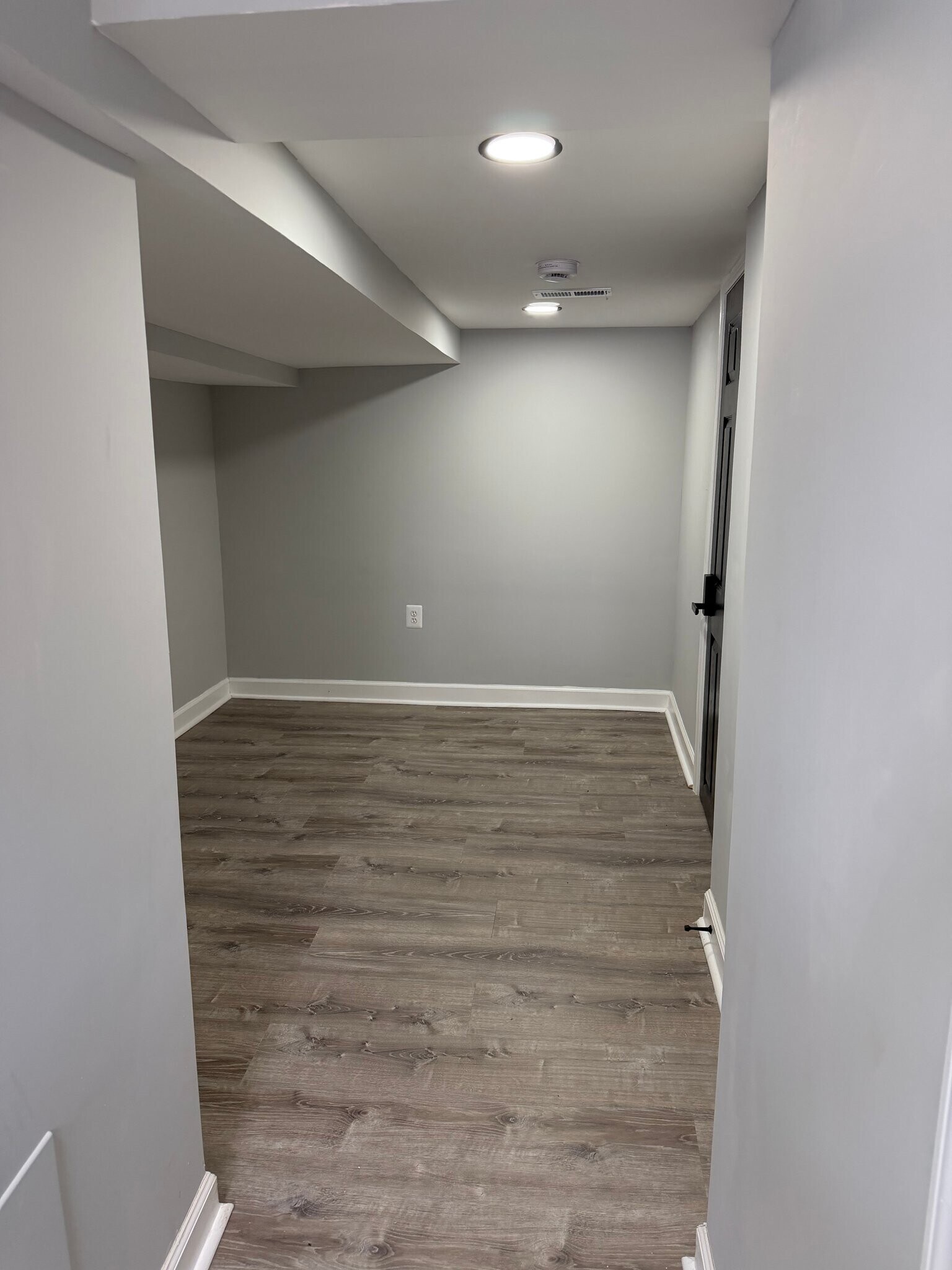 Building Photo - 803 Cator Ave