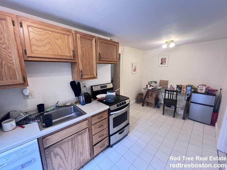 Building Photo - 214 Freeman St