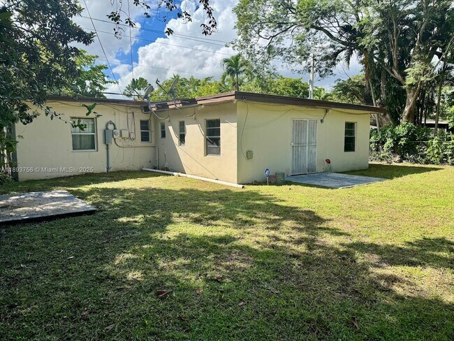 Building Photo - 13845 NW 5th Ave